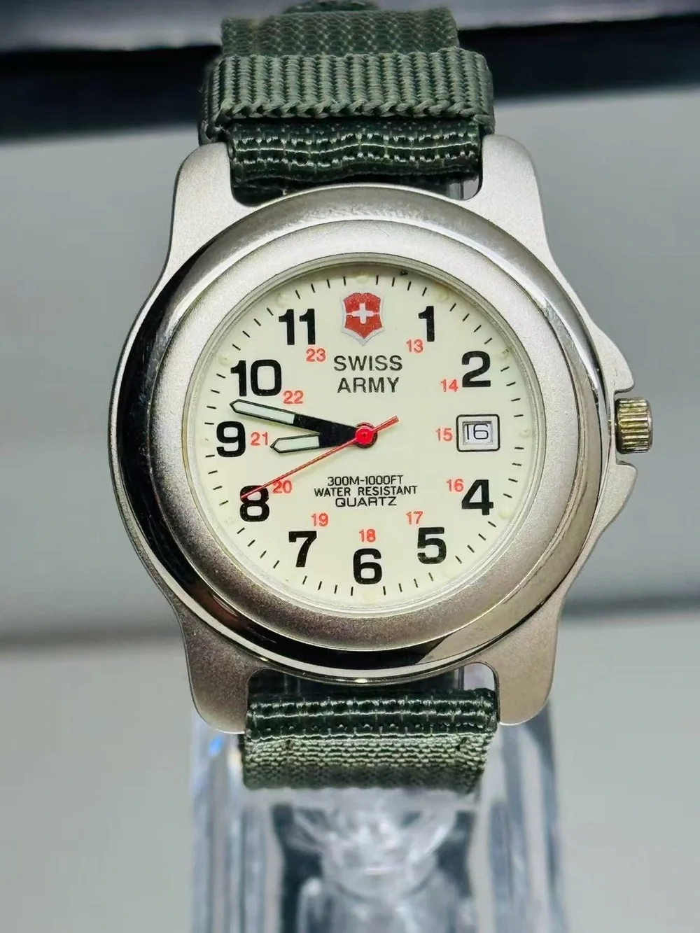 Vintage Swiss Army Men’s Watch Quartz White Dial Date 40mm New Battery Runs